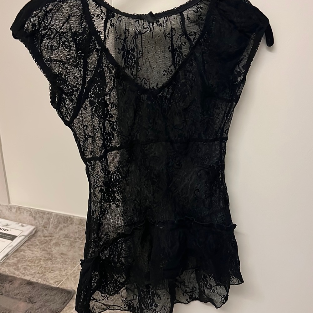 Black lace GUESS top